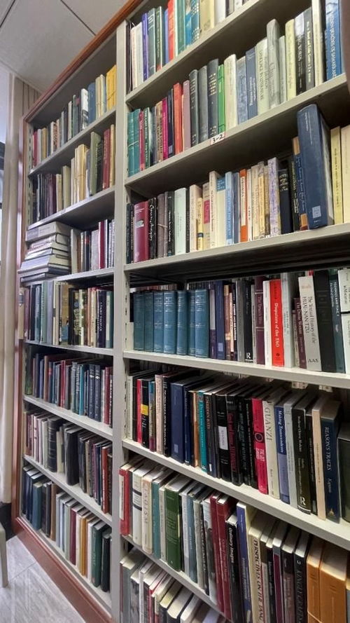 夏德安教授向簡(jiǎn)帛研究中心捐贈(zèng)圖書(shū)，助力學(xué)術(shù)資源共享